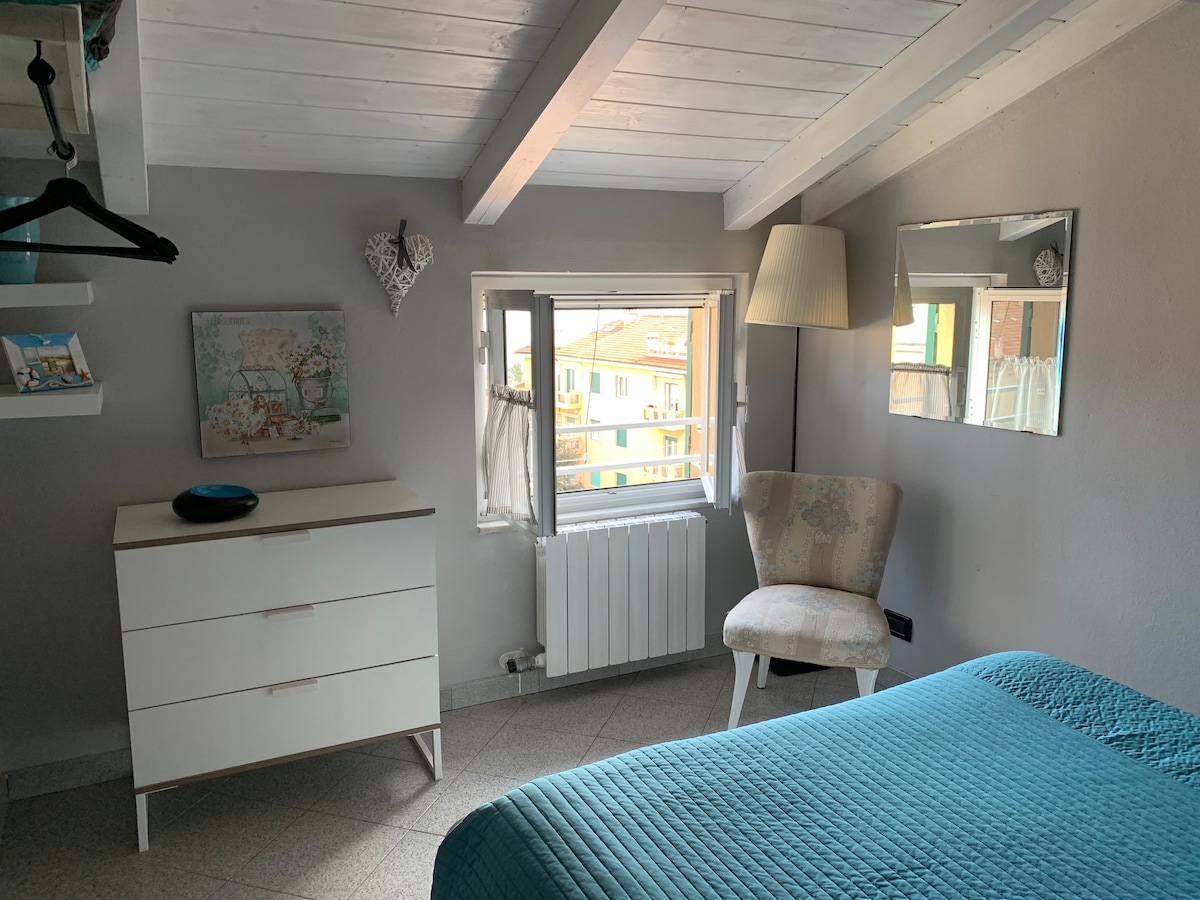 Spálňa s francúzskou posteľou 