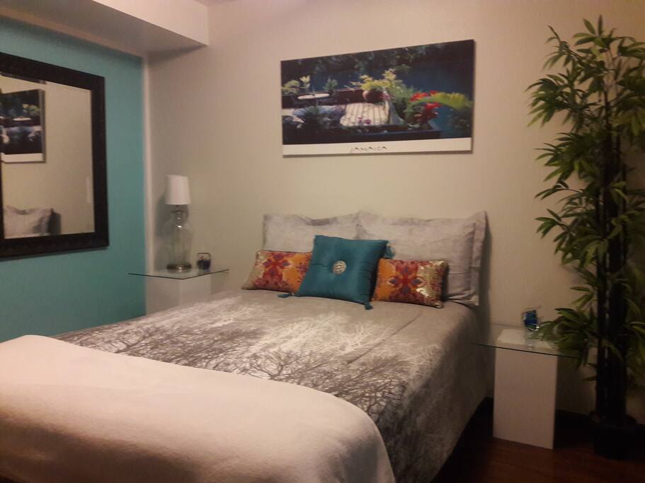 Calm,peaceful, and untroubled separate bedroom with double bed for your comfort.