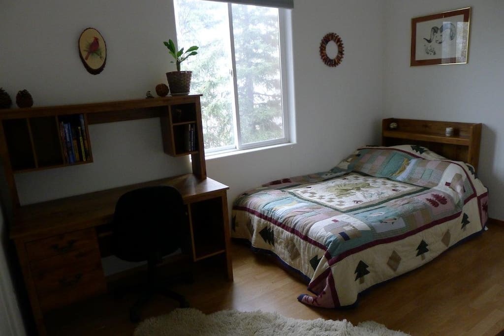 Your bedroom - alternative view
