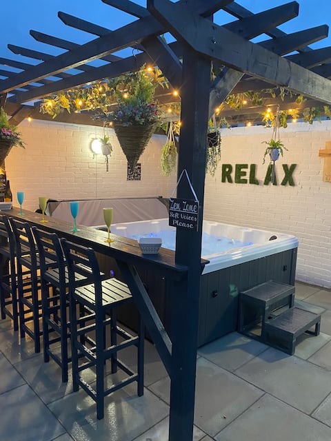 ⭐️⭐️⭐️⭐️⭐️ Ocean Suites  **HOT TUB**
