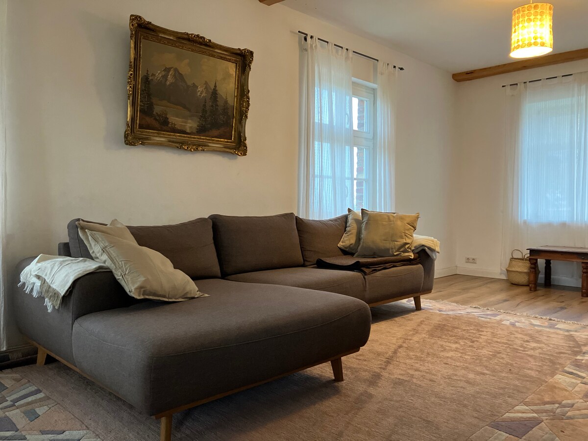 غرفة المعيشة في الطابق الأرضي 