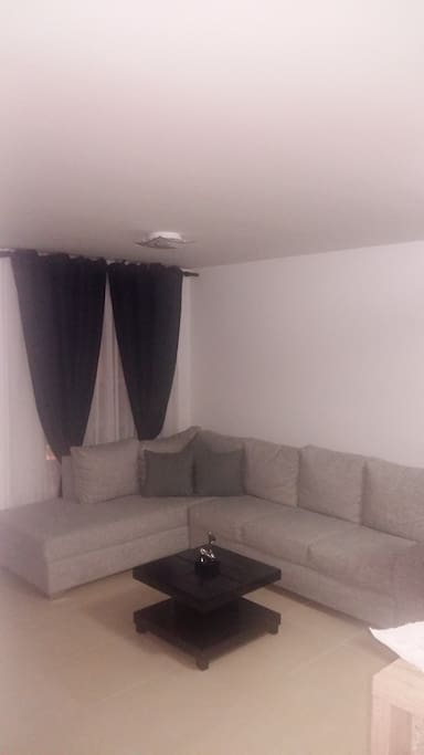 Sala con mueble