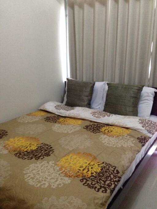 Queen size bed