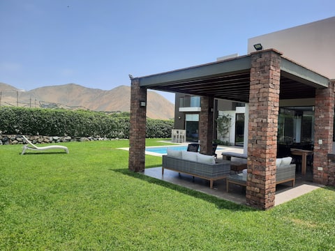 Extraordinary house, exclusive condo