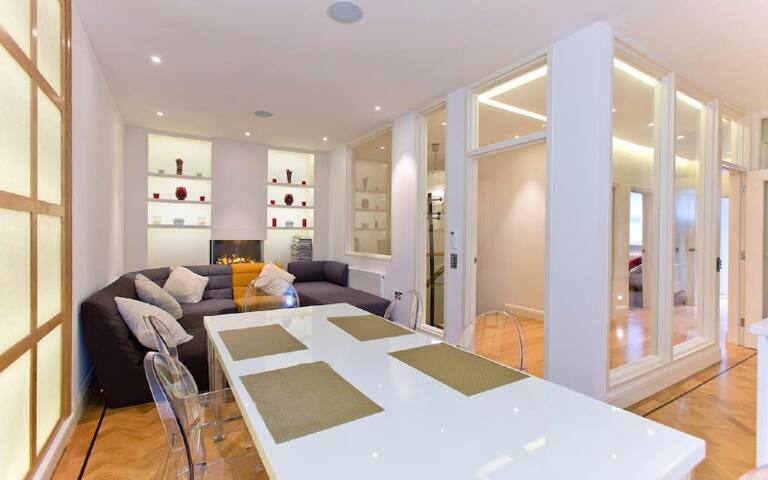 Modern and Spacious 3/4 Bed, AC, South Kensington gallery image 2