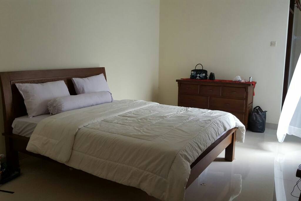#1 bed room with Smart TV