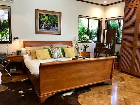 AXB Manor Tagaytay  5Bdr 7T&B