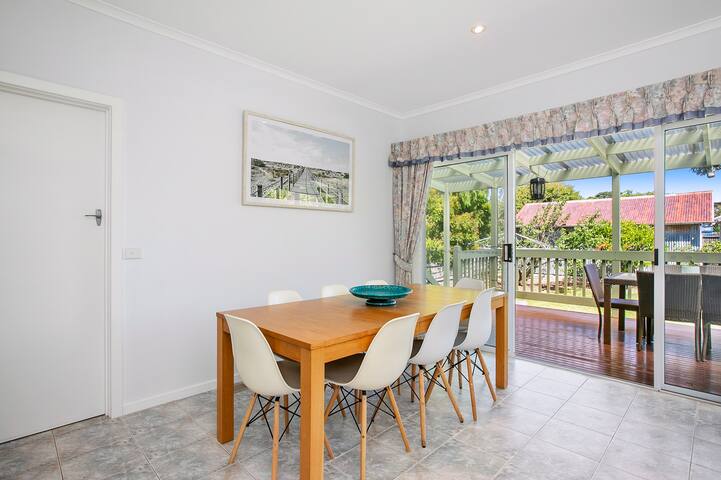 SEBELLA BEACH HOUSE gallery image 3