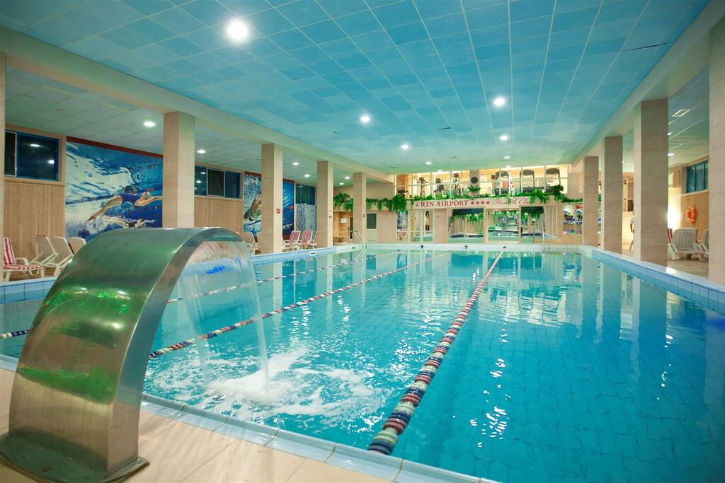 Hotel facilities - swimming pool available for very attractive rates.