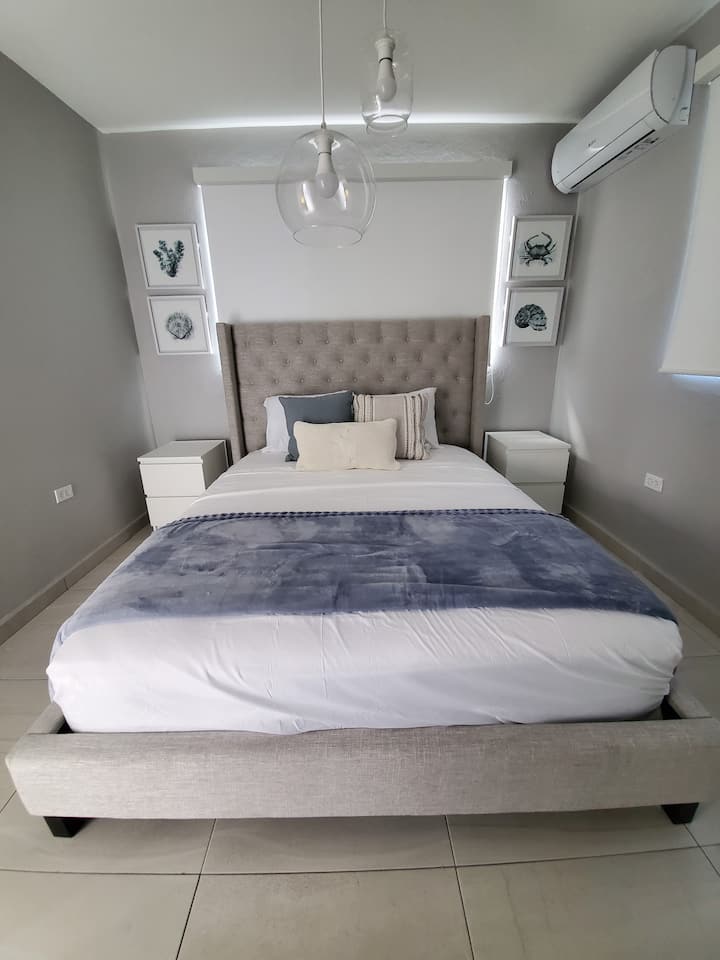 2号卧室，标准双人床垫（沙滩装饰）