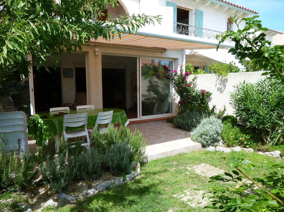 Terrasse avec store électrique