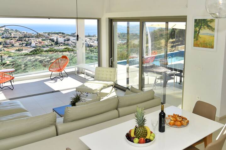 Villa Kallia, 3 BD, 3 BA, private pool, sea views! gallery image 3