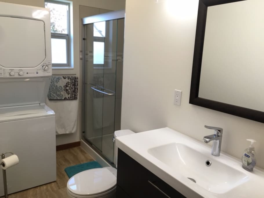 Bathroom with washer/dryer