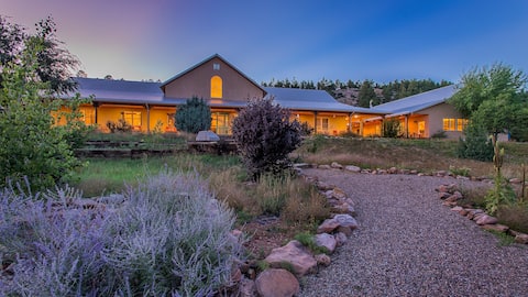186-Acre Luxury Retreat: Nature's Bliss
