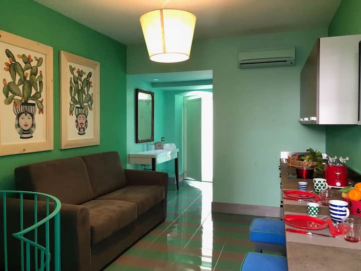 Suite Home Brand New in the Center of Sorrento Houses for Rent in