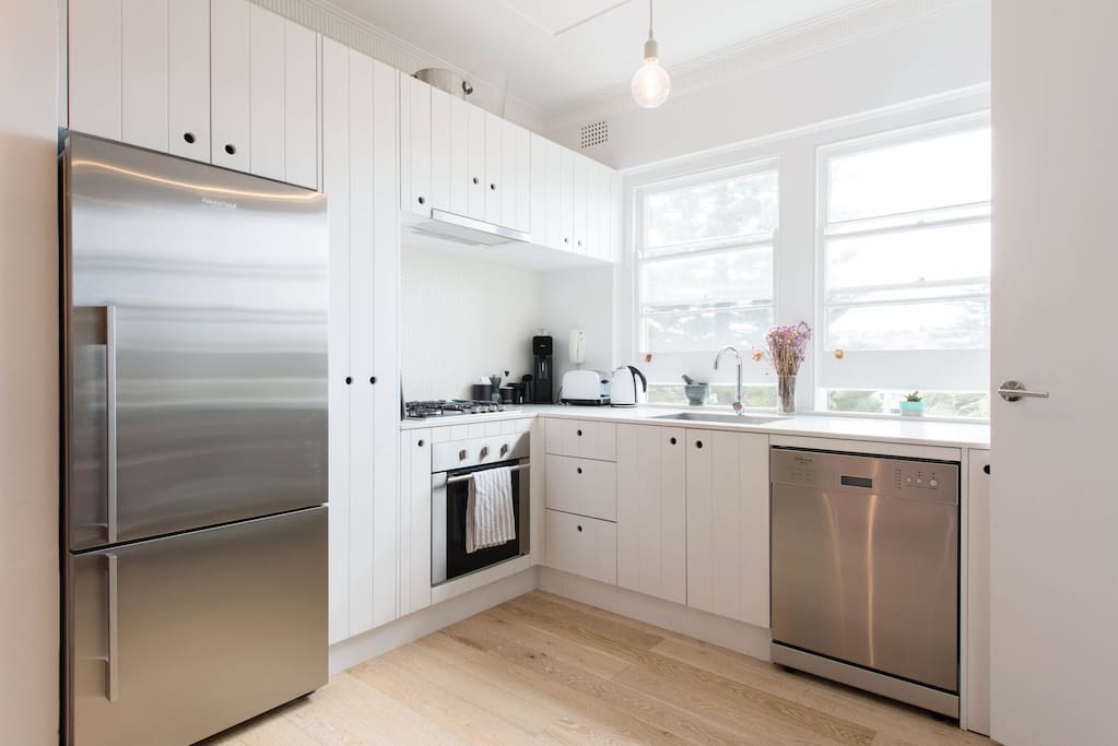 Fully equiped kitchen with dishwasher, washing machine and all the essentials