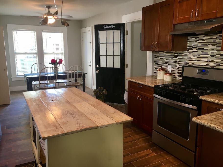 Spacious eat-in kitchen