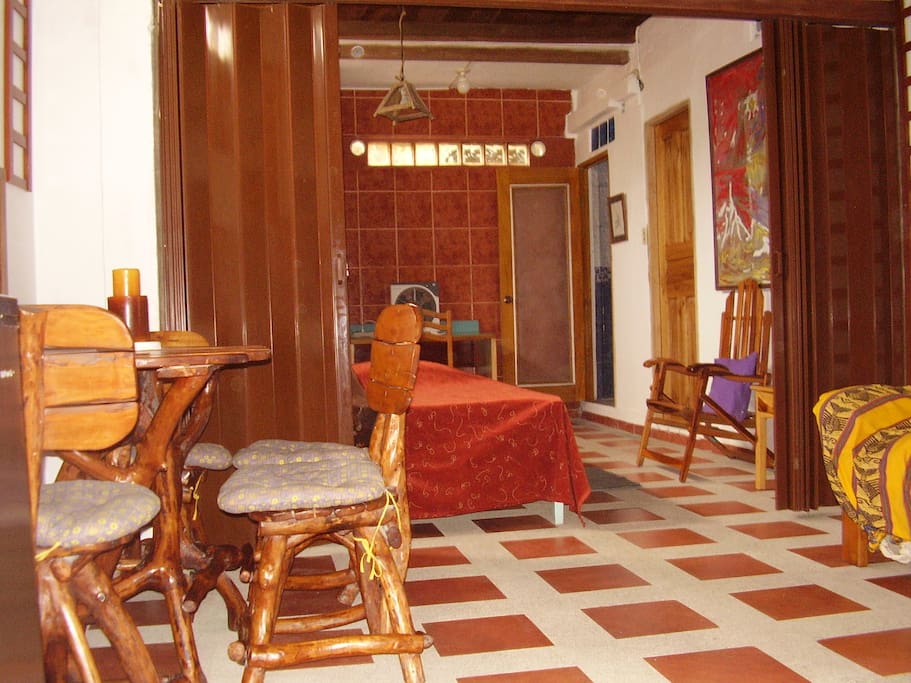 Large units with mini kitchen, dining area and en suite bathroom