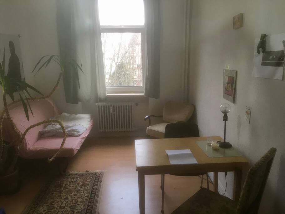 living/sleepingroom 16qm, couch -> bed 140cm