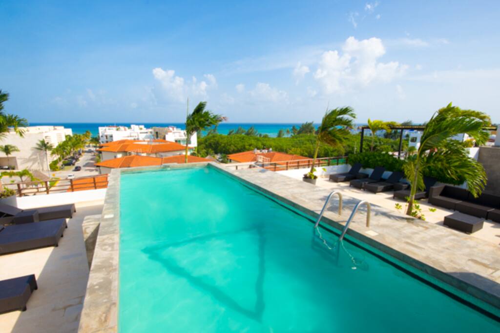 Roof to pool