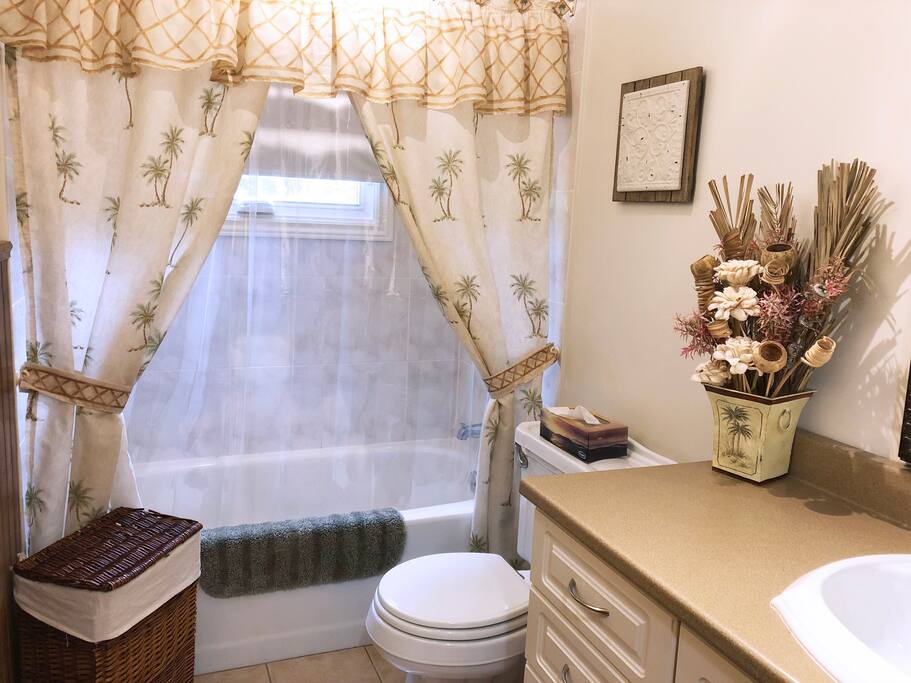 Fully equipped washroom. There's an additional toilet downstairs.