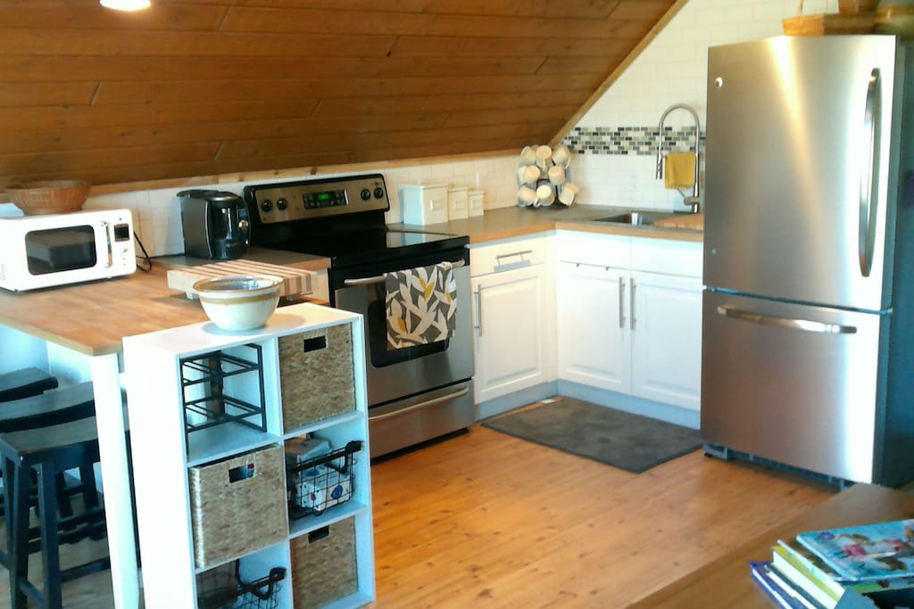 Full kitchen