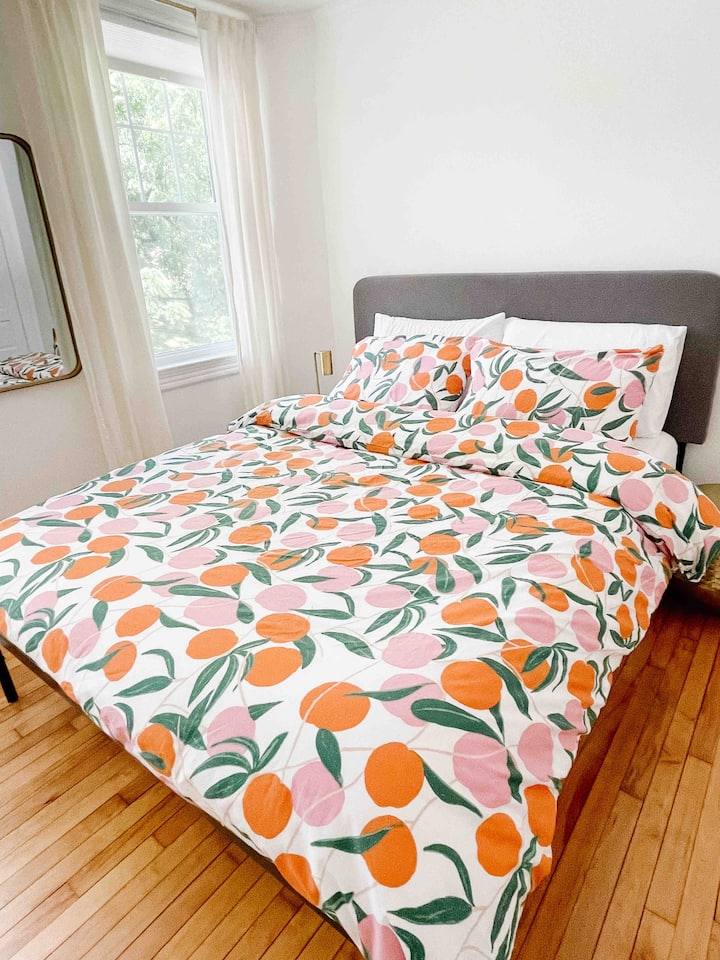 Queen bedroom 