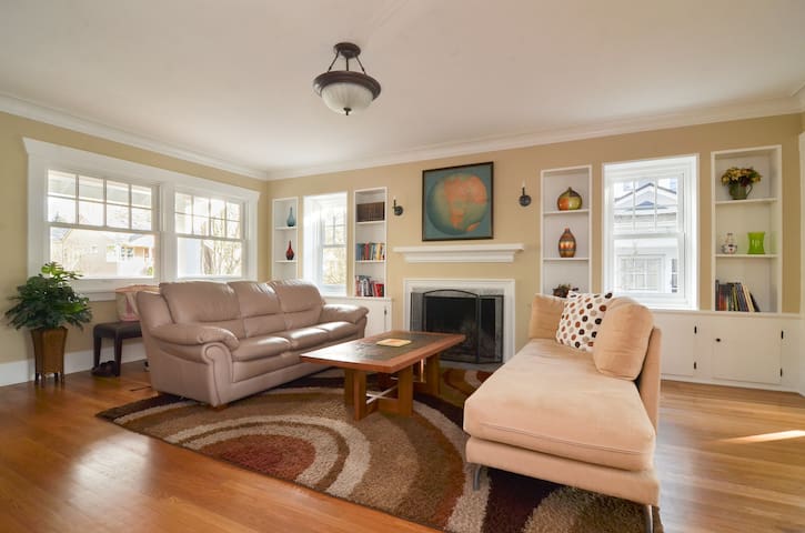 6 Bedroom, Family Friendly Craftsman in Ravenna gallery image 2