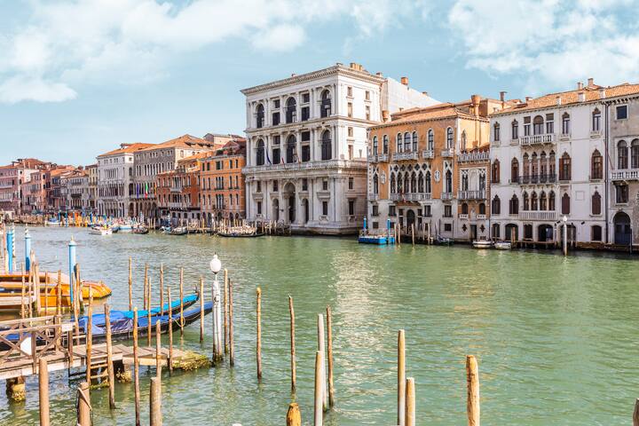 Ca’ Dei Diamanti Grand Canal gallery image 2