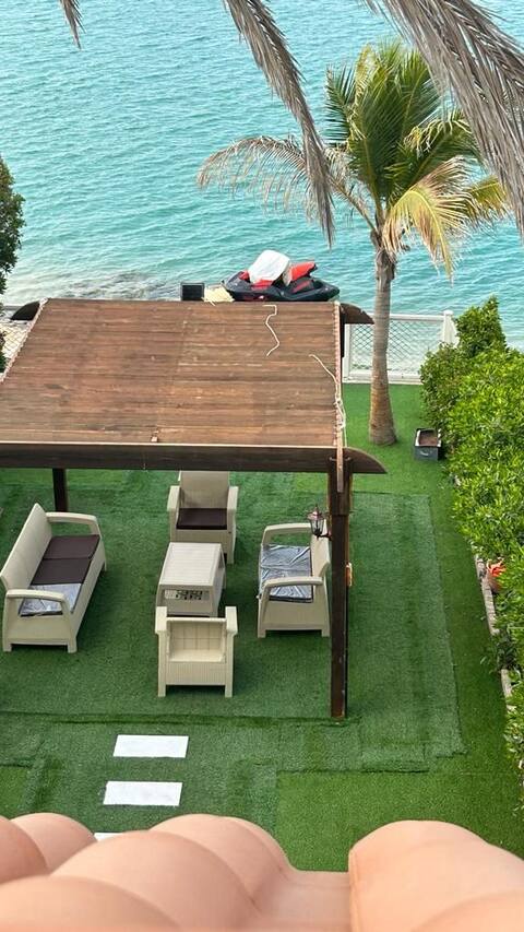 Pita Villa with Private Beach and Pool 
 Villa with 4 rooms