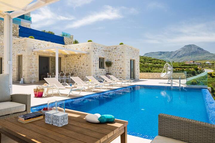 Bonsai Villa, 3 BD, 3 BA, lovely sea views gallery image 4