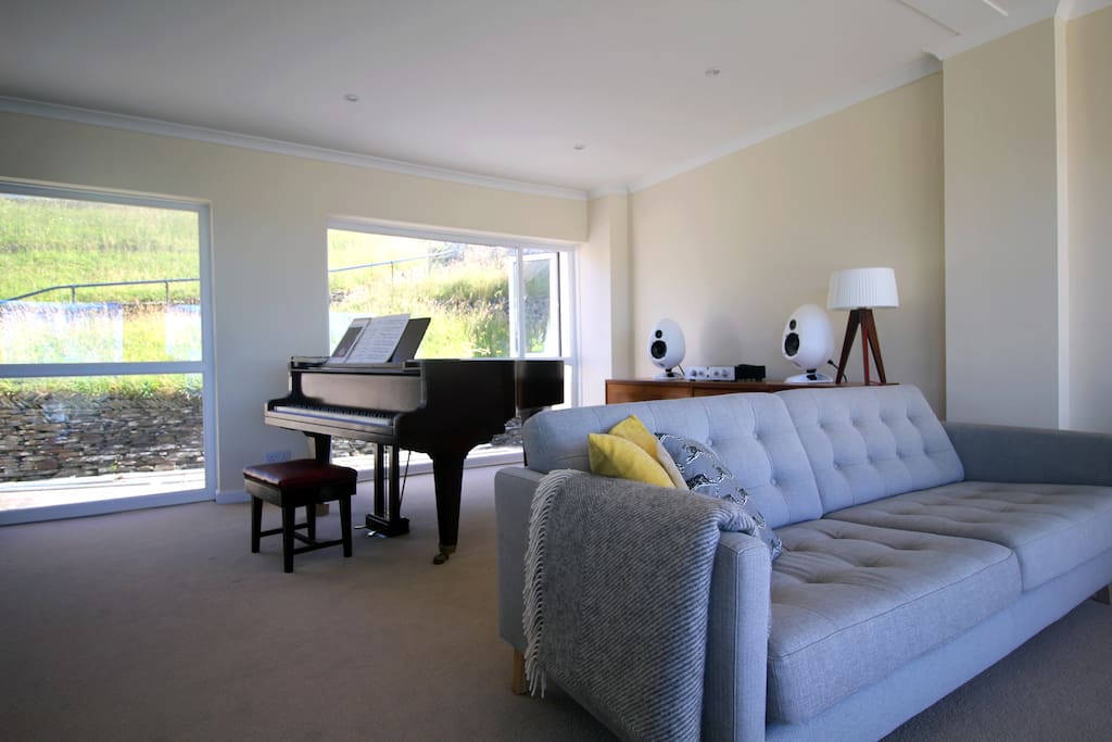 6ft Grand piano and Hi-end wireless music system