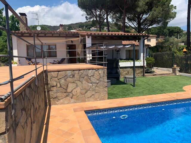 Casa con piscina en la Costa Brava gallery image 3