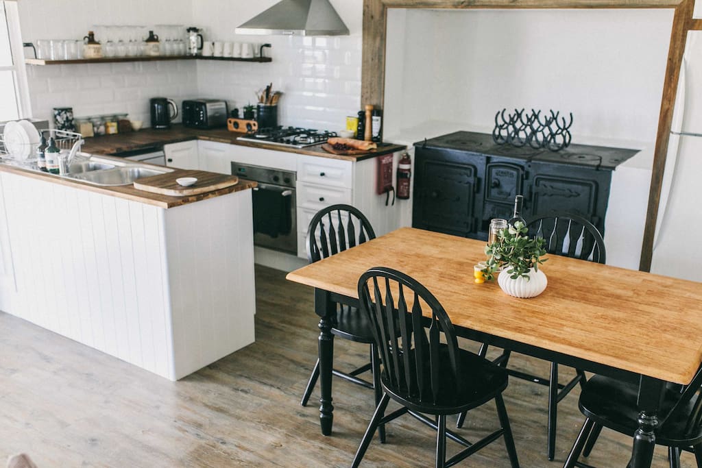 kitchen/dining