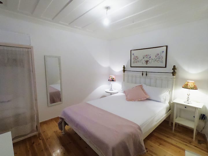 Dhoma e gjumit me krevat dopio