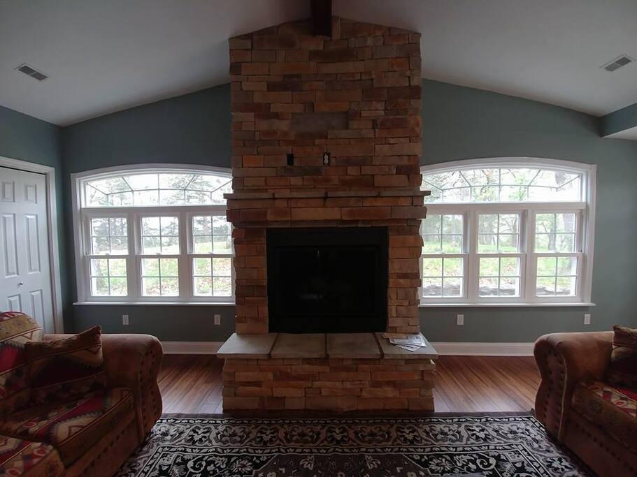 Great room w/ firplace