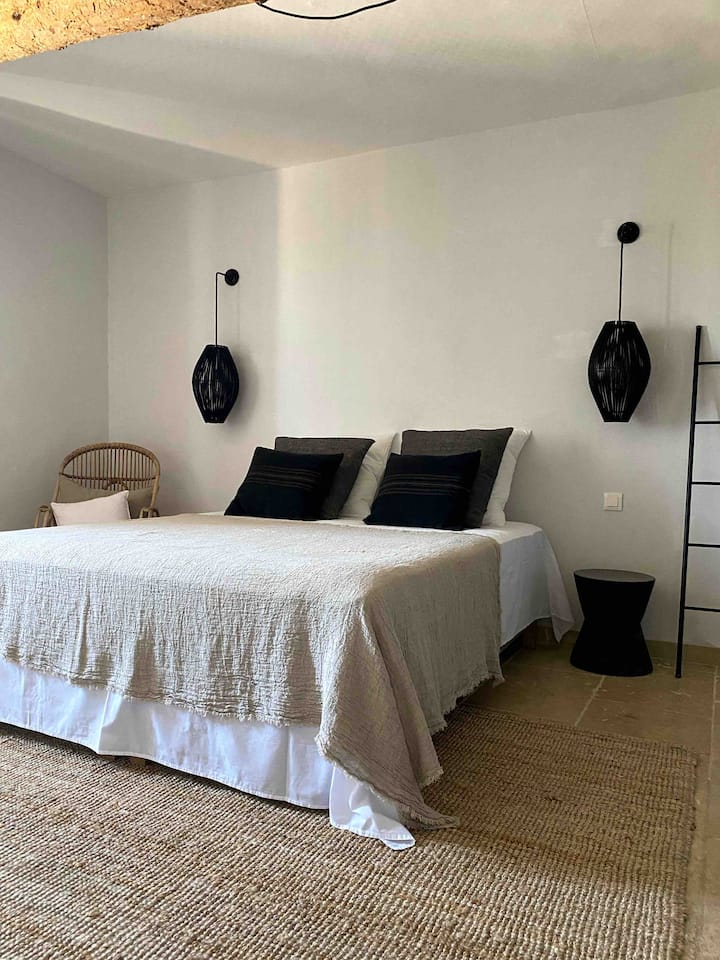 ห้องนอนชั้นล่าง 