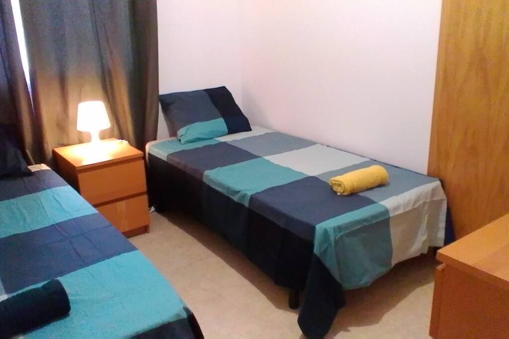 Habitación con dos camas individuales