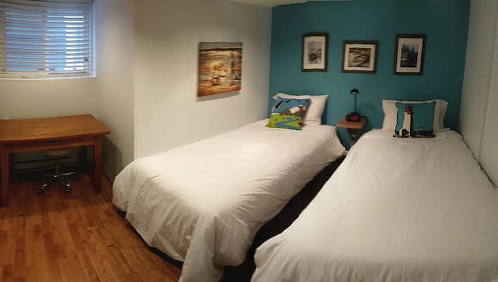 Second bedroom with twin beds and independent heat control