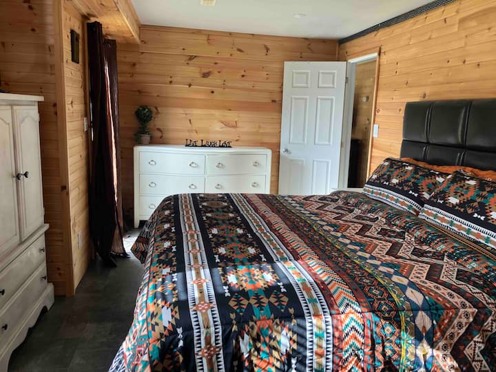 סוויטת קינג סייז בחדר השינה השביעי 