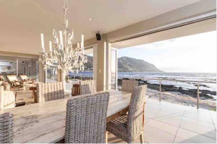 BEACHFRONT HEAVEN on the ocean gallery image 5