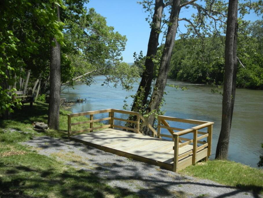 Deck overlooking theShenandoah River