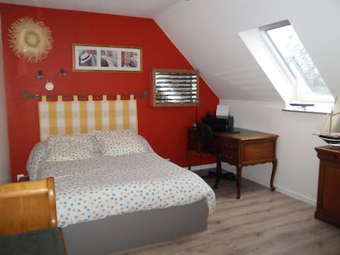 Chambre à la porte du Zénith maison principale