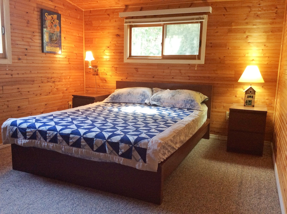 Crow's Nest Loft bedroom 