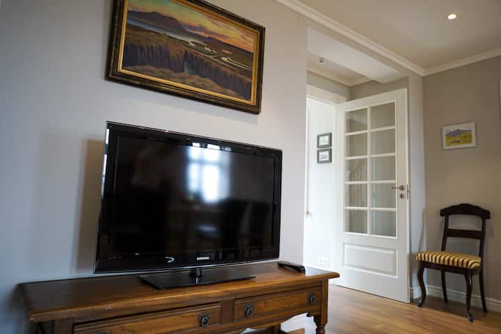 Bern, Newly Renovated Historic Home - Island
