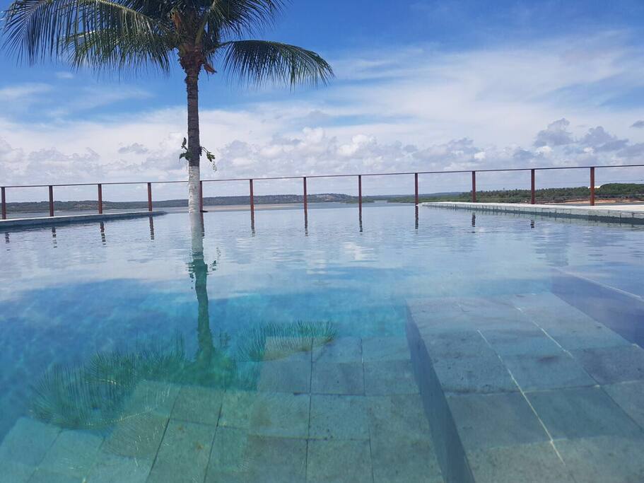 Área comum - Piscina borda infinita
