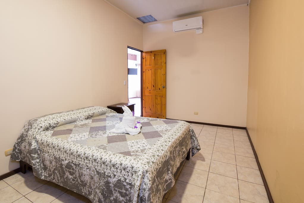 Bedroom 2 with double bed and A/C - Towels and bed linen included