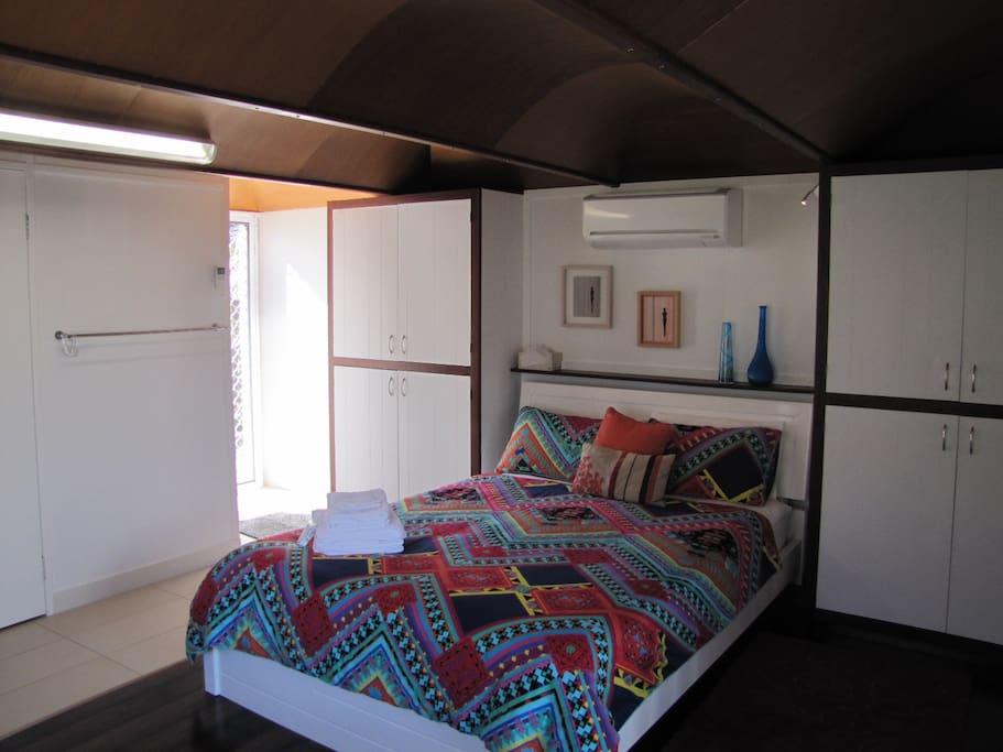 Queen size bed