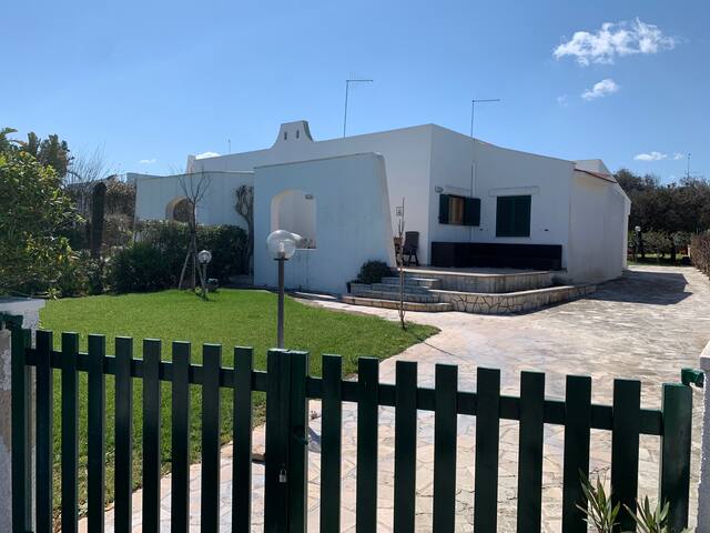 Villa Giuliana relax allo stato puro – seafront gallery image 2