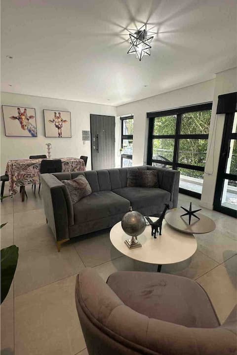 Top Airbnb: Apt 301 at Calle Buena Mesa- with A/C & hot tub in Envigado